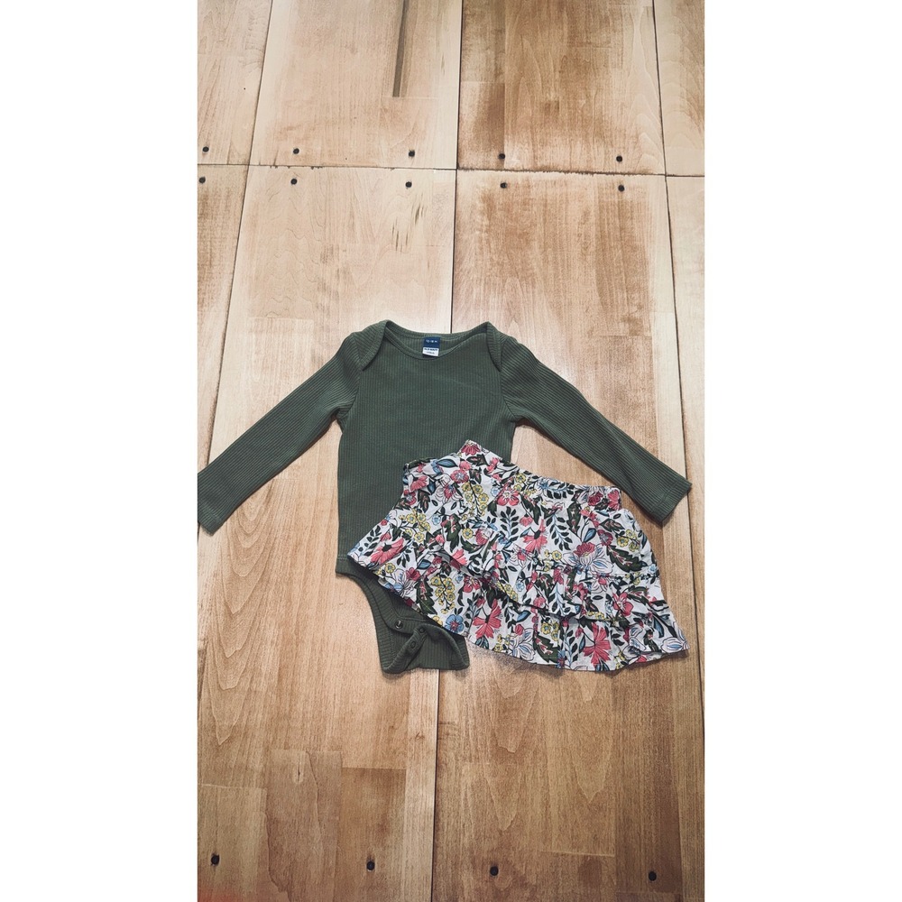 Carters‎ & Old Navy Baby Girls 18 Month Long Sleeve Bodysuit Floral Skirt Bundle